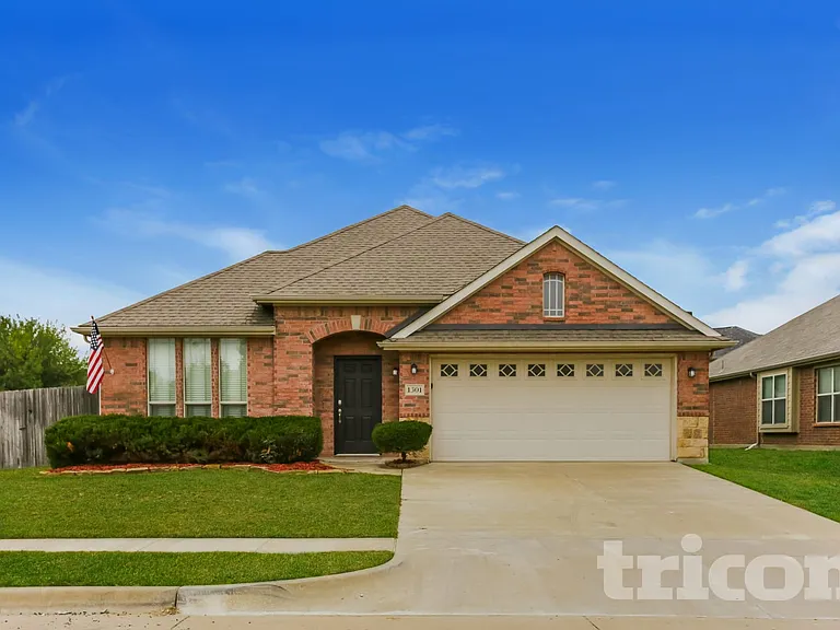 1301 Hearthstone Dr — Photo 1