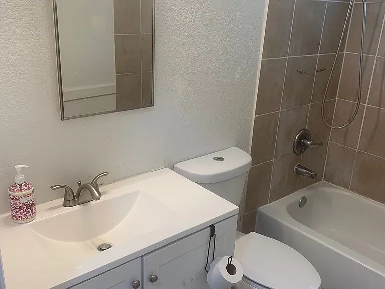 7205 Rollingwood Blvd — Photo 16