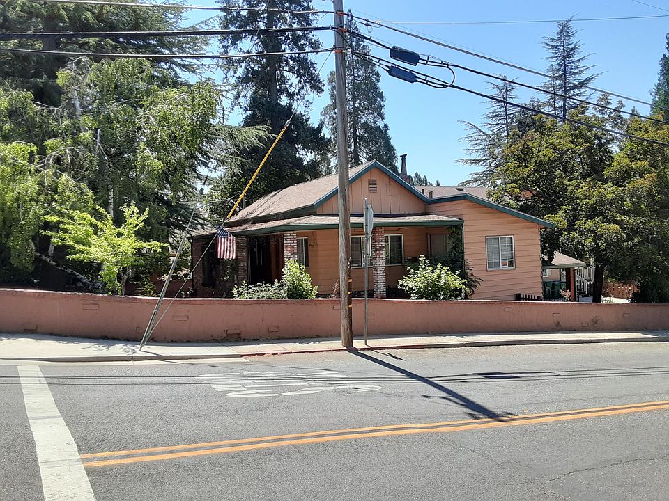 2nd image of 319 Chapel St #C