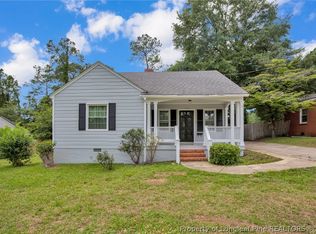 332 Pinecrest Dr, Fayetteville, NC 28305