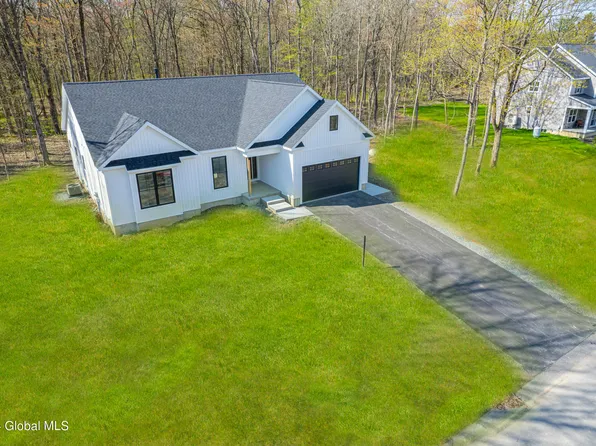 12 Olympia Court, Stillwater, NY 12118