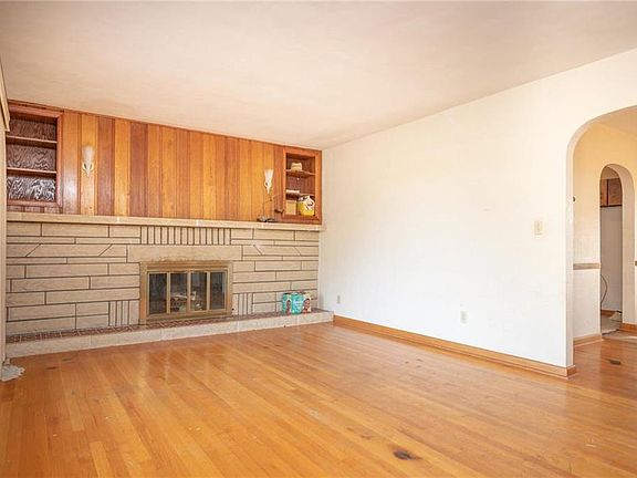 2nd image of 1315 N 86th St