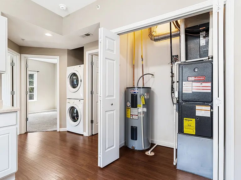 Stonegate Village Apartments — Photo 32