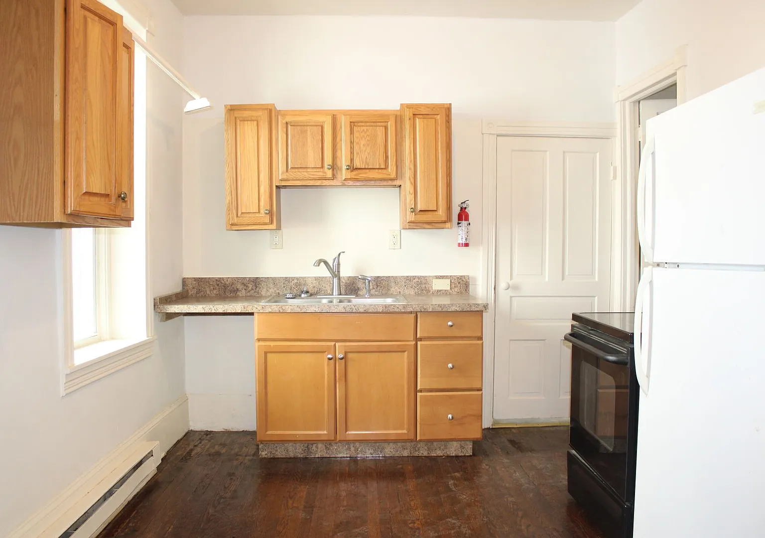 118 W Main St, Windsor, PA 17366 — Photo 3