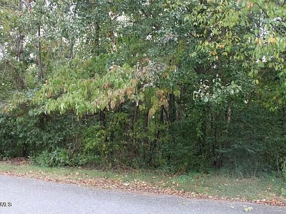 3rd image of Highland Dr