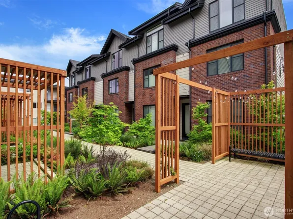 8344 C 13th Avenue NW, Seattle, WA 98117