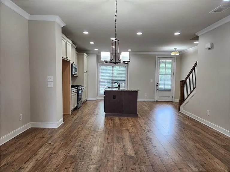 1323 Faircrest Way — Photo 8