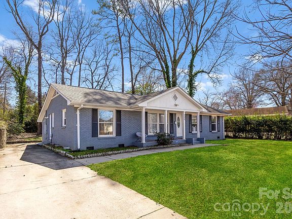 4th image of 4508 Belle Plaine Dr