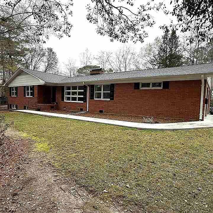 1st image of 304 Sliding Hill Rd