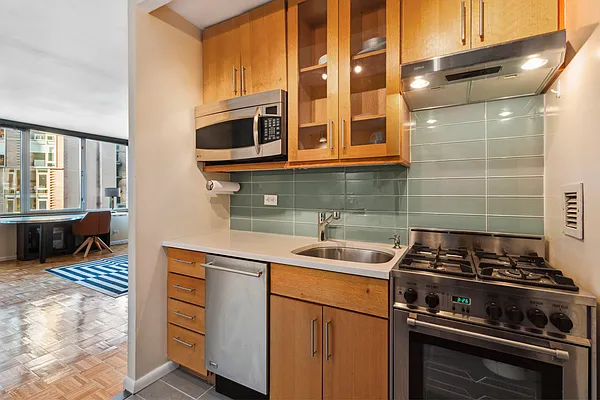 Rented by Douglas Elliman | media 14