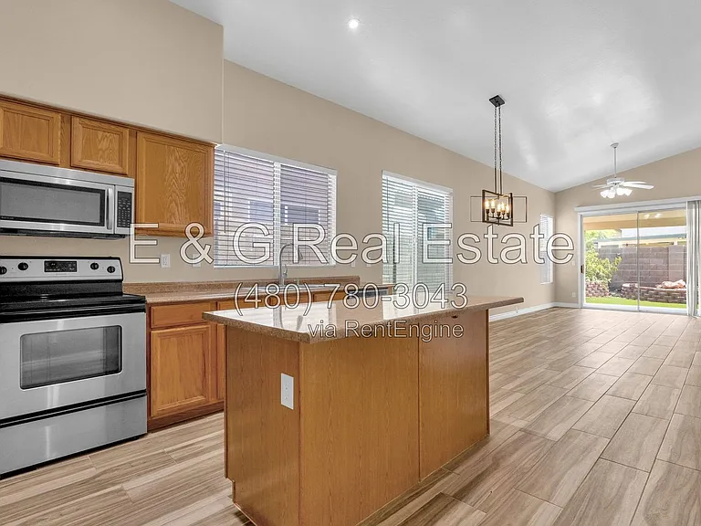 3261 W Ross Dr — Photo 10