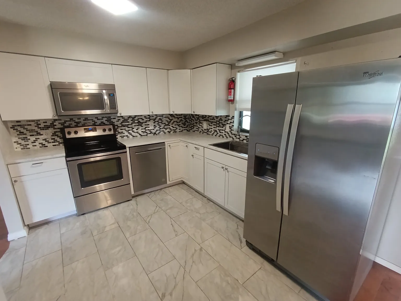 2 bed, 1106 sqft, $1,498 — Photo 3