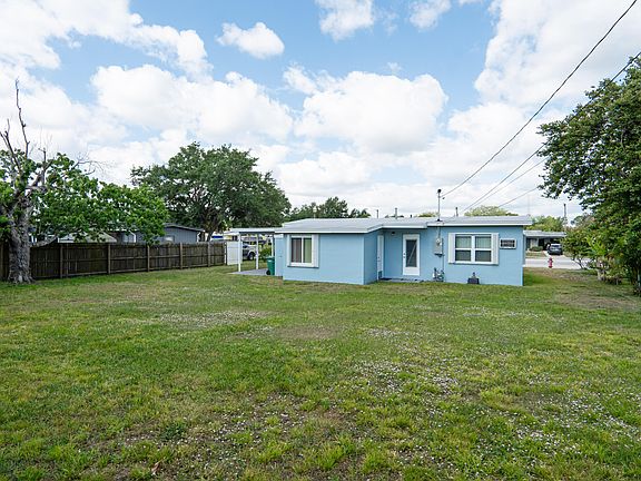 3rd image of 435 SE Airoso Boulevard