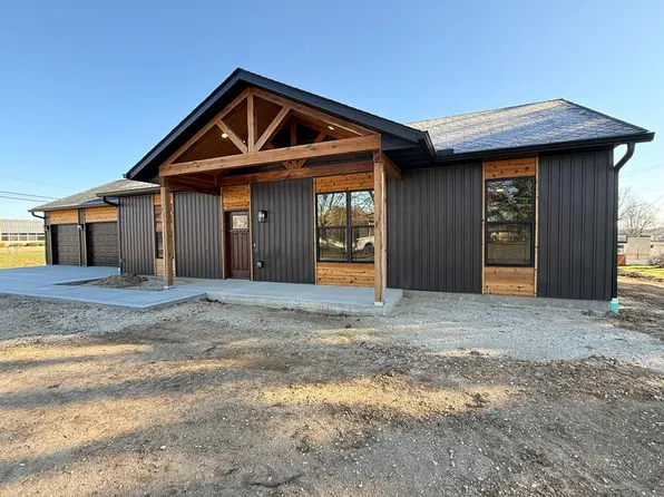 1606 Havenwood Rd, Macon, MO 63552