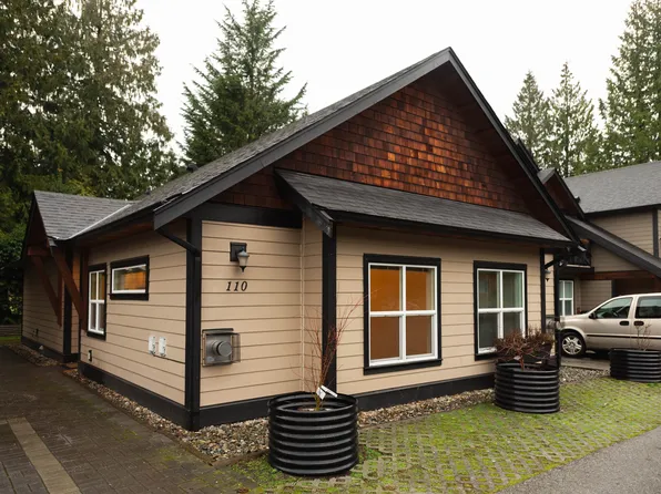 518 Shaw Rd #110, Gibsons, BC V0N 1V8