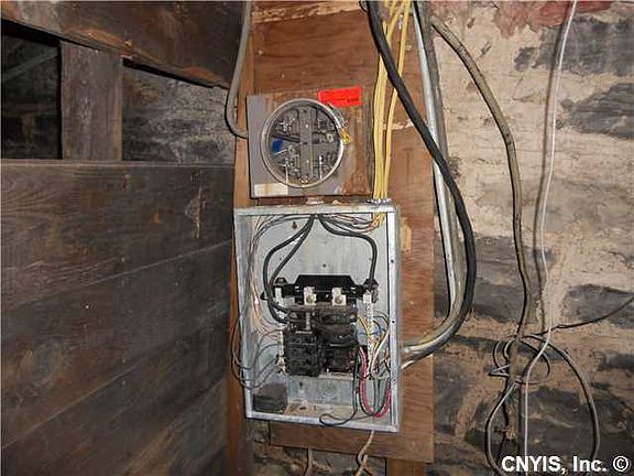 3rd image of 220 McKinley Ave
