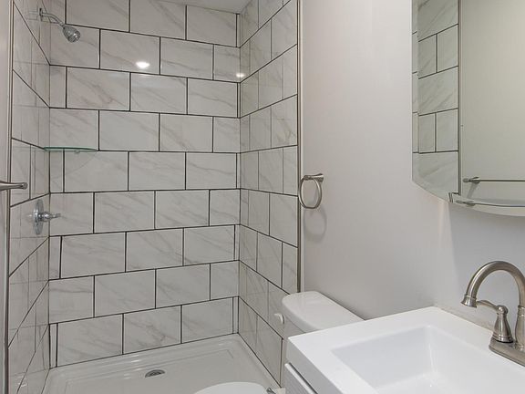 4th image of 1021 W Dauphin St Floor 2