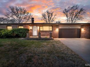 1045 Estes Dr, Florissant, MO 63031