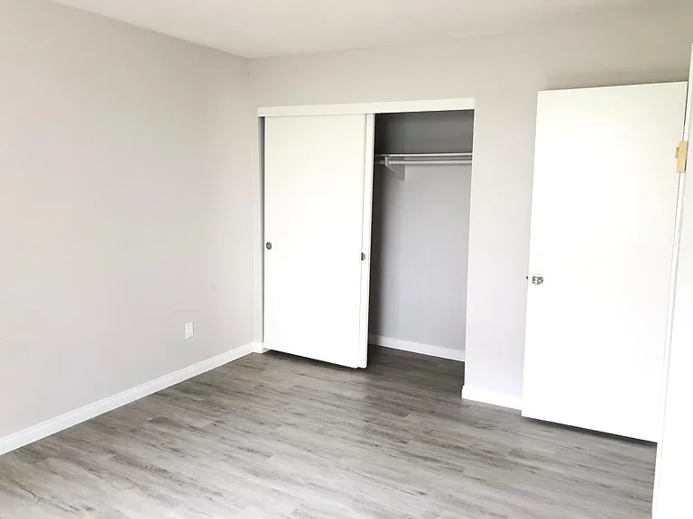 3 rd big Bedroom (13'x11') with own closet