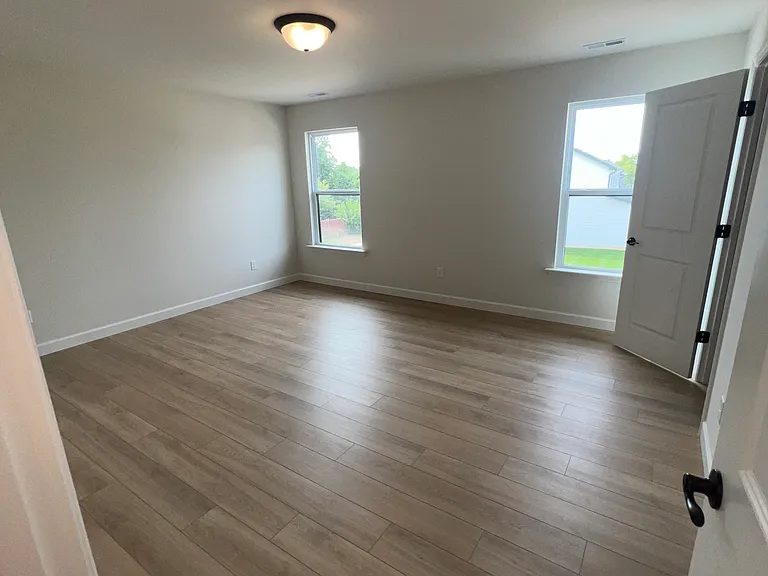 7911 Mexico Rd — Photo 20