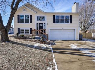 813 N Valleywind Ct, O'Fallon, MO 63366