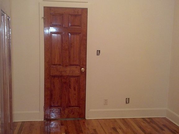 4th image of 353 Marion St