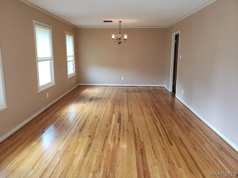 1203 Oates Rd — Photo 4