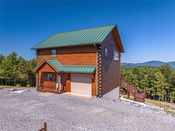 3rd image of 211 Tahawus Dr