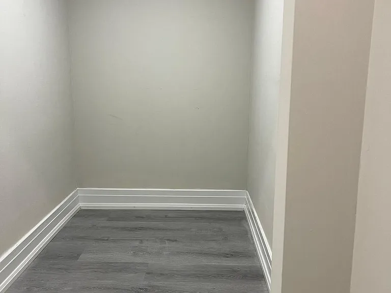 45 Malamute Cres #BASEMENT — Photo 12