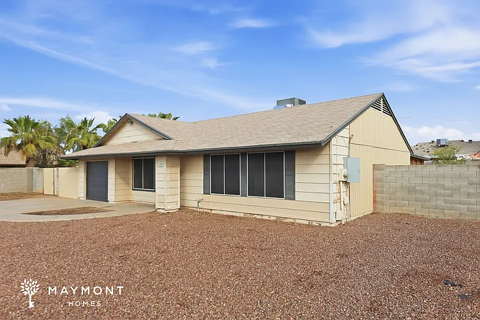 3 bed, 2.0 bath, 1380 sqft, $2,100 — Photo 3