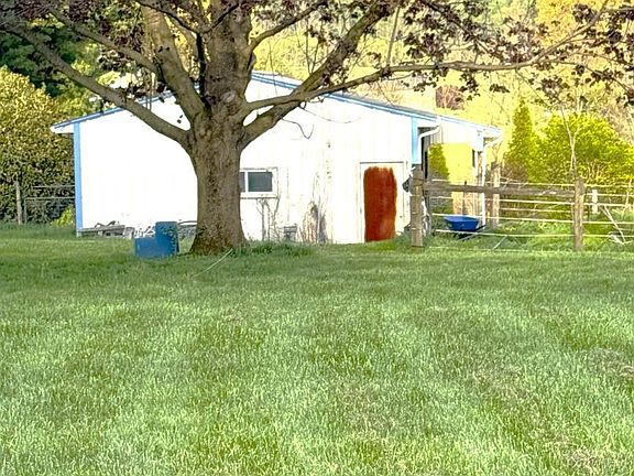 3rd image of 20331 Townsend Rd