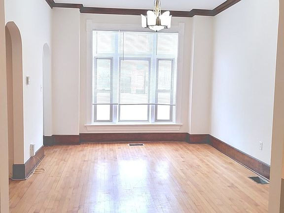 2nd image of 1928 N Damen Ave APT 1