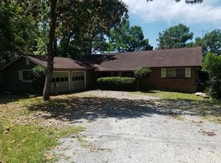 515 Cypress Bend Dr, Village Mills, TX 77663