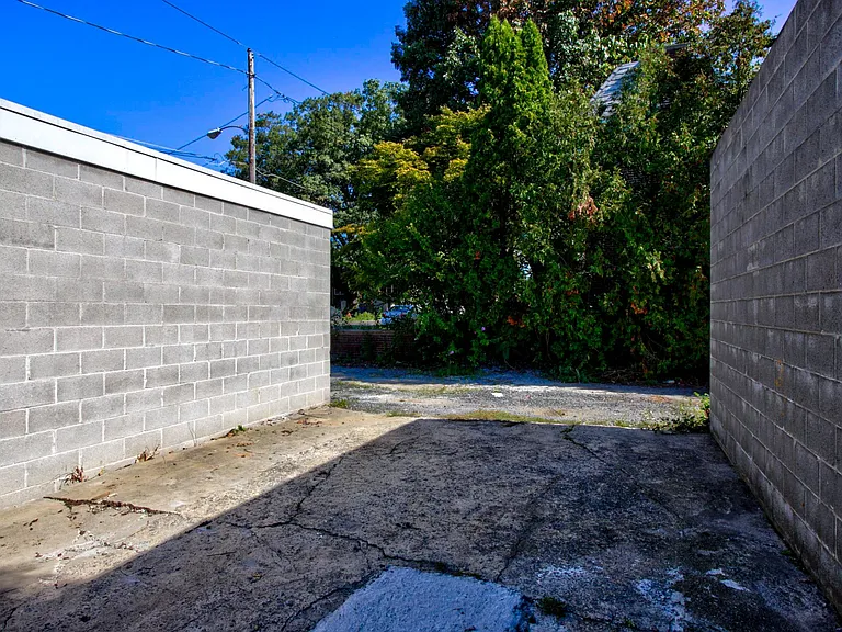 537 N Plum St — Photo 26