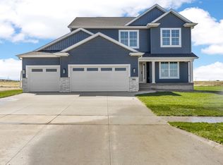 3456 Quartz Dr, Marion, IA