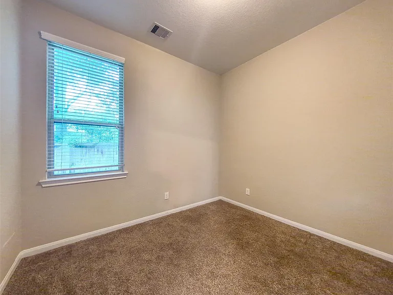 26 Cheswood Manor Dr — Photo 16