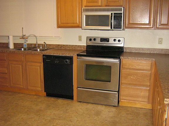 4th image of 501 N 1st St