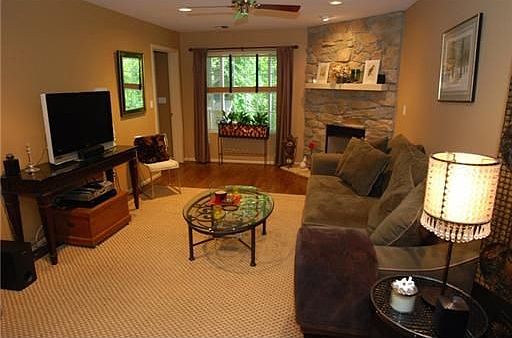 2nd image of 47 River Rd