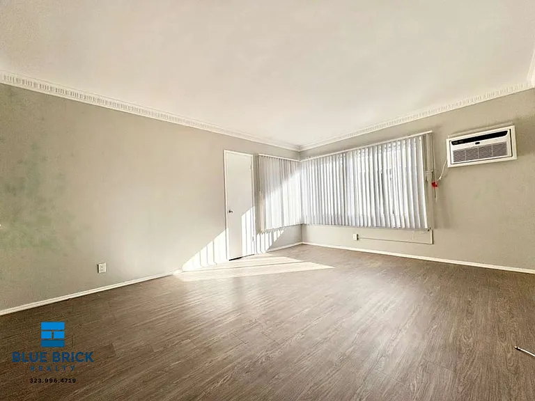 5315 Whitsett Ave #6 — Photo 15