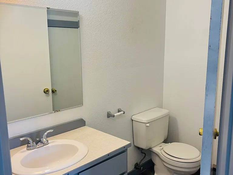 506 W Central Ave #C — Photo 6