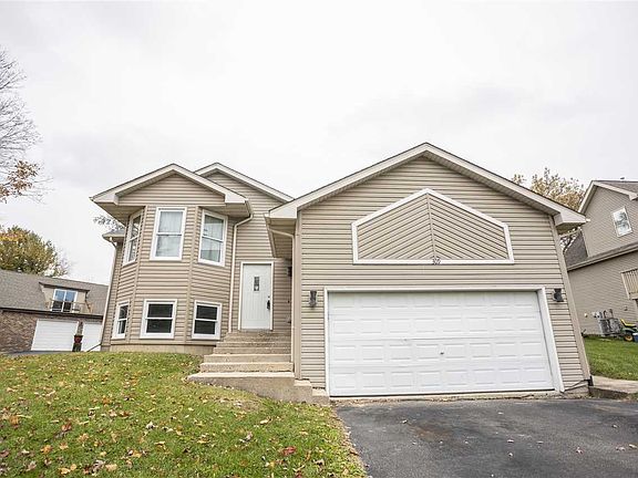 2nd image of 309 Candlewick Dr SE