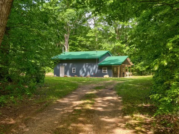 4504 Washburn Rd, Mayville, MI 48744