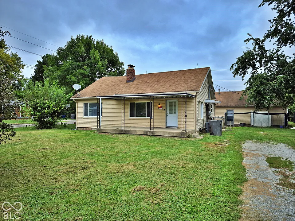 1745 Lesley Ave