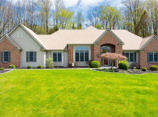 7638 Pine Tree Dr, Victor, NY 14564
