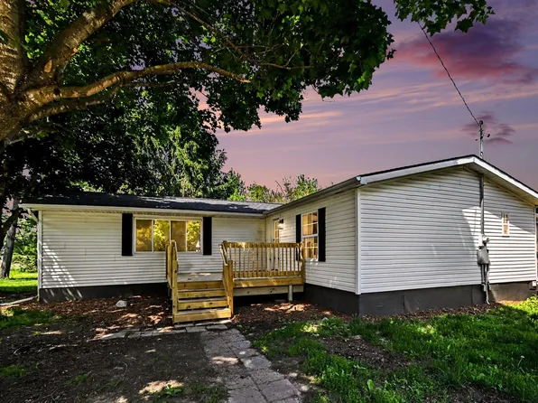 2795 S Bradley Rd, Charlotte, MI 48813