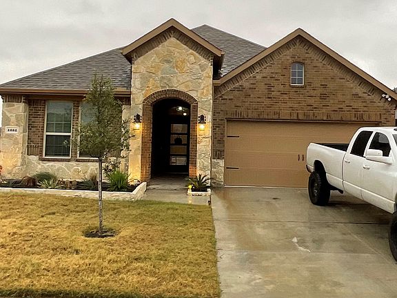 2nd image of 4051 Ellinger Dr