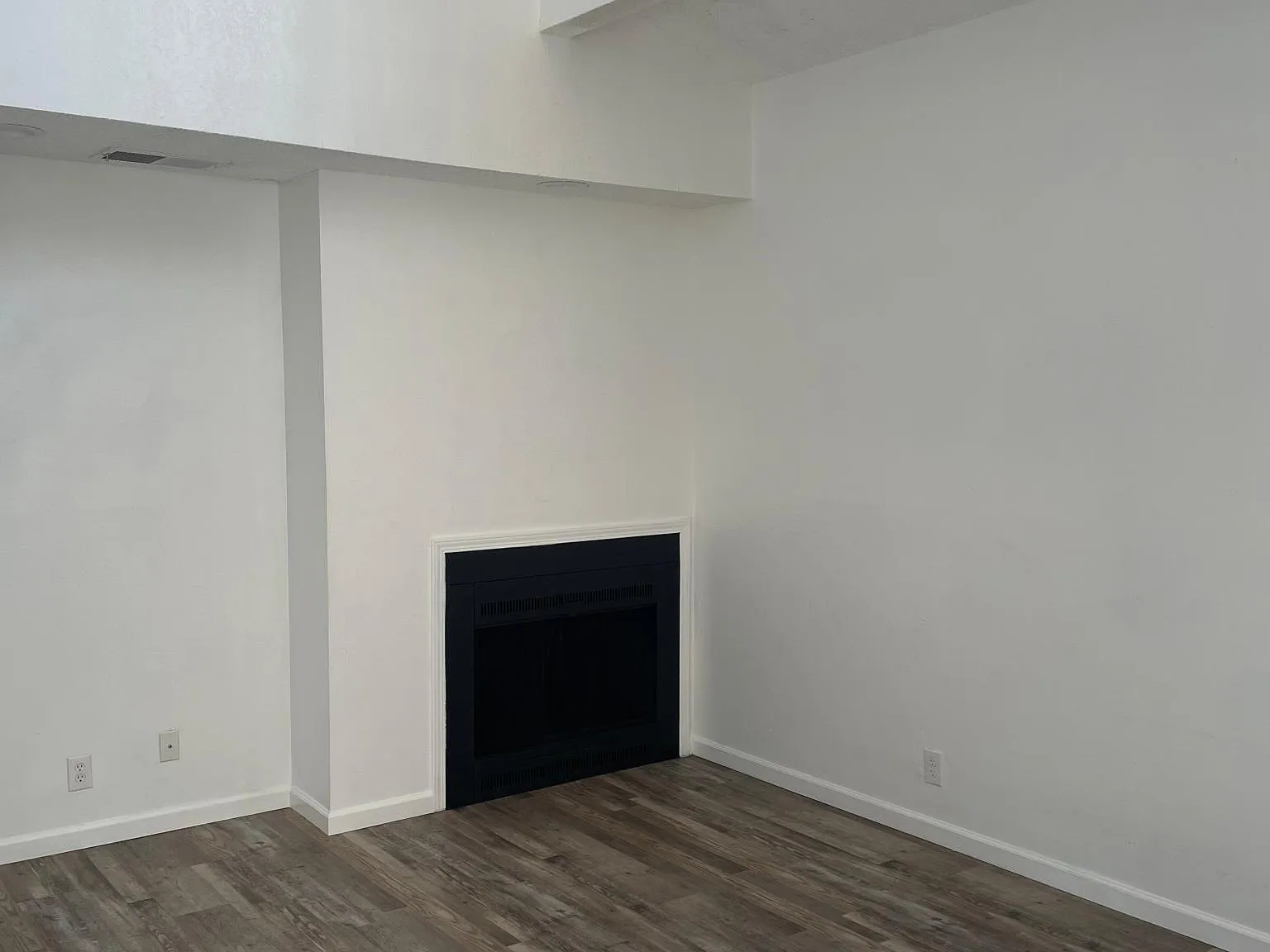 2 bed, 900 sqft, $1,375 — Photo 3