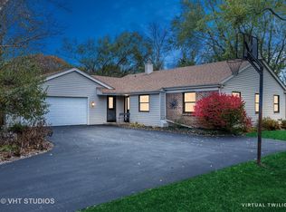 301 Oak Crest Rd, Cary, IL 60013