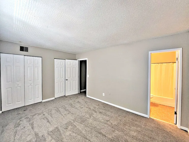 Avalon Cove Townhomes — Photo 26