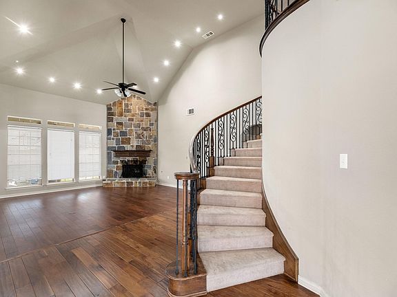 4th image of 3549 Berkwood Pl